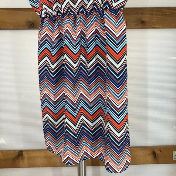 JOLIE Zigzag Chevron Multicolour V-Neck Peek-a-boo Shoulder Mini Dress Sz S - Picture 3 of 9